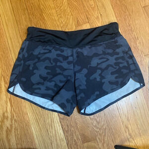 Treign Womens Medium Gray and Black Camo Athletic Running Shorts